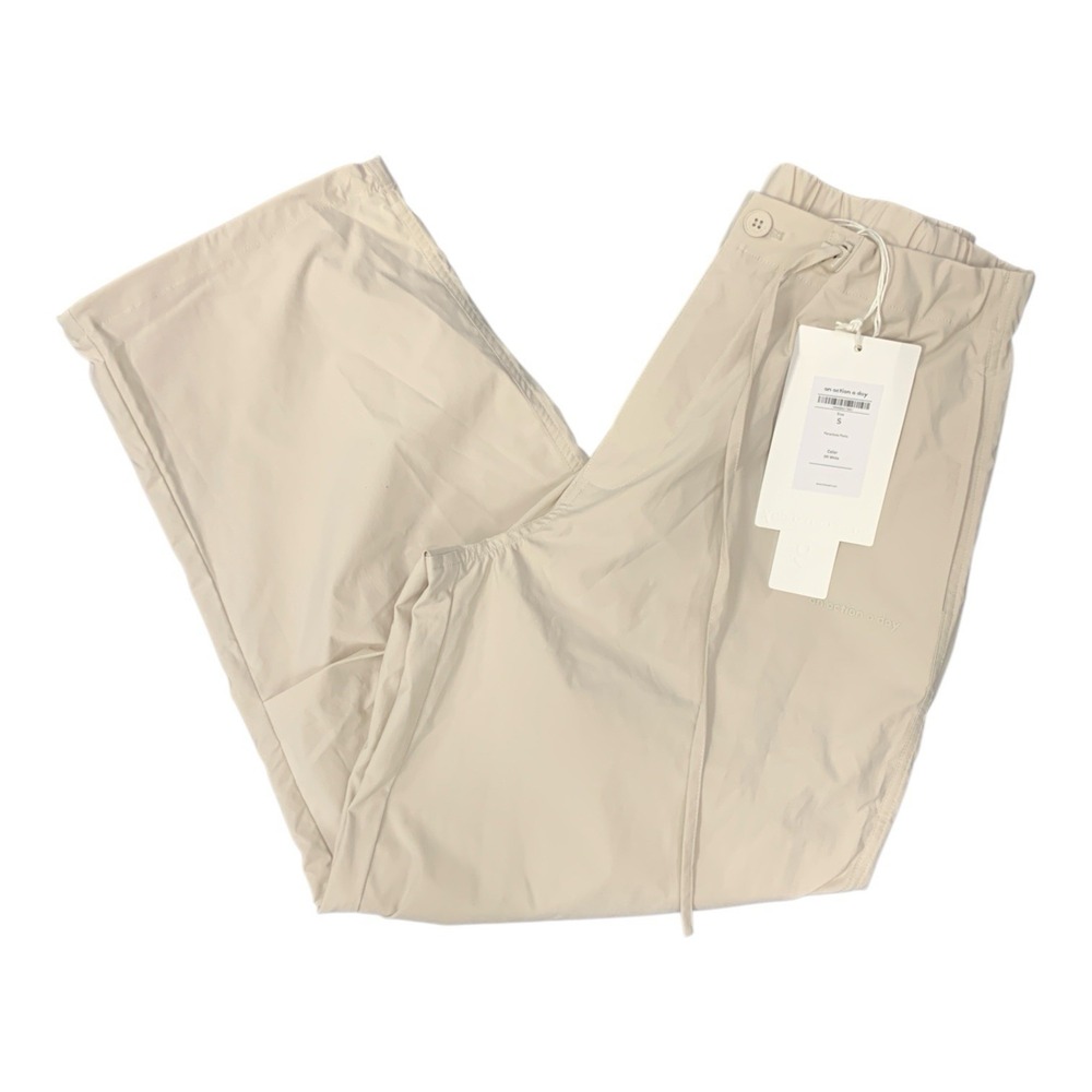 New An Action A Day Parachute Pants Women's Off White Size Small New With Tags